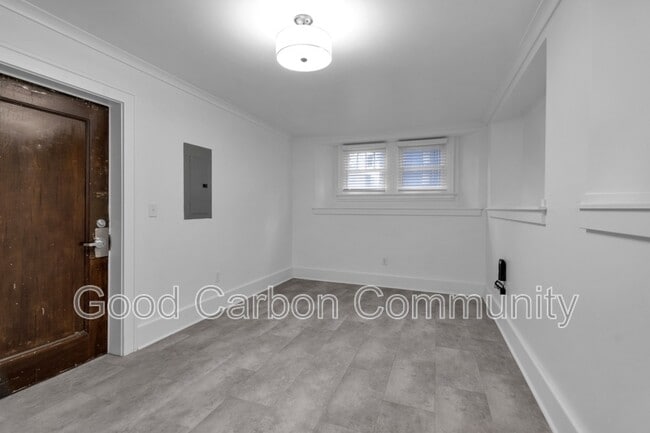 16-42 Chapel Rd