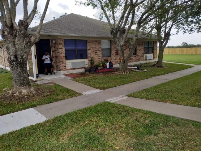 Photo - 1207 Miracle Dr