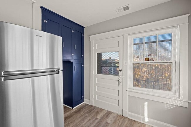 Photo - 15 S 17th St