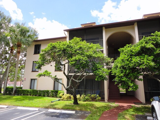 Building Photo - 207 Foxtail Dr Unit A3 Rental
