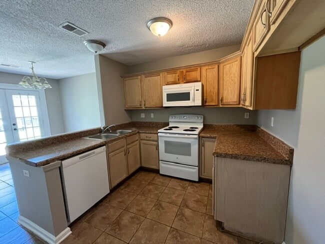 Photo - Renovated 3 Bedroom 3 Bath Townhome for Rent!