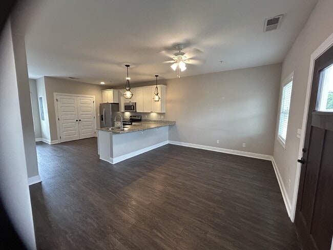 2BD 2.5 BA TOWNHOME FOR RENT CLOSE TO TTU! - 2BD 2.5 BA TOWNHOME FOR RENT CLOSE TO TTU! Unit A201