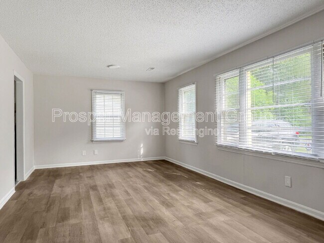 Photo - 17 Stratton Dr House