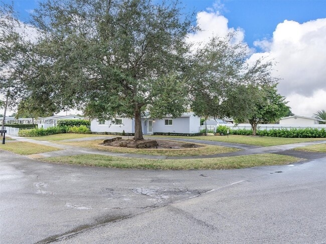 Photo - 17320 NW 80th Ave