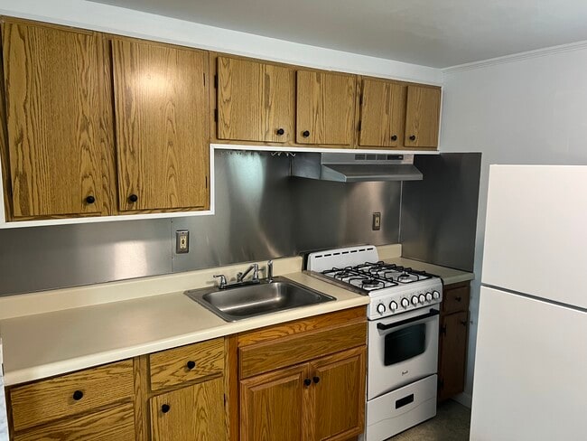 Gas cooking - 2940 Stevens St Unit 2