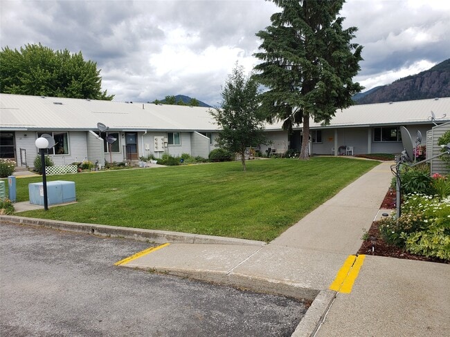 Photo - 401 S 5th St E