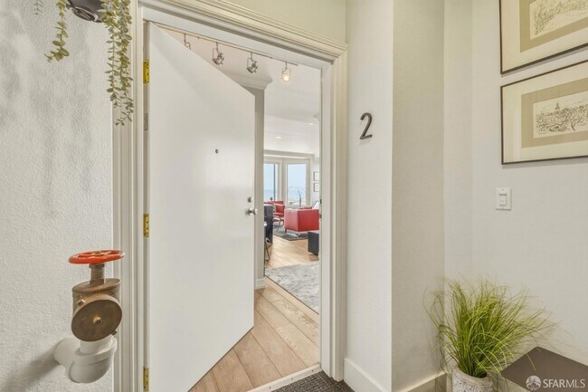 Photo - 748 North Point St