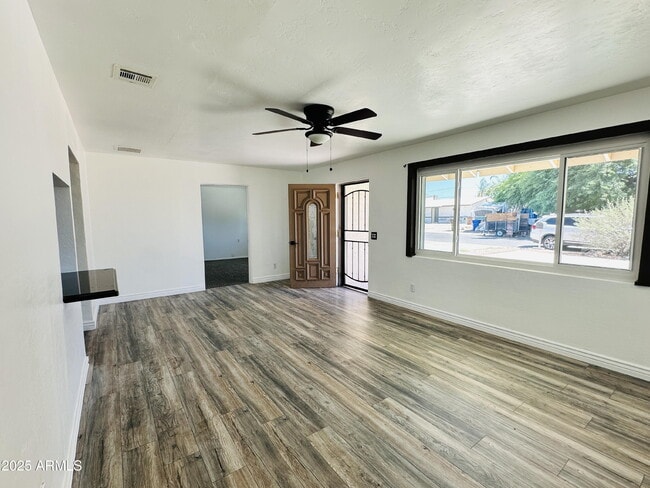 Photo - 316 N 84th Pl