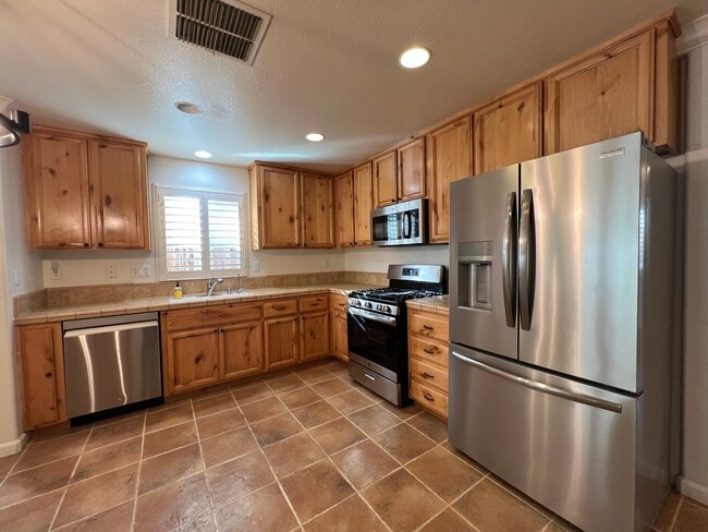 Photo - 1514 Loon Lake St