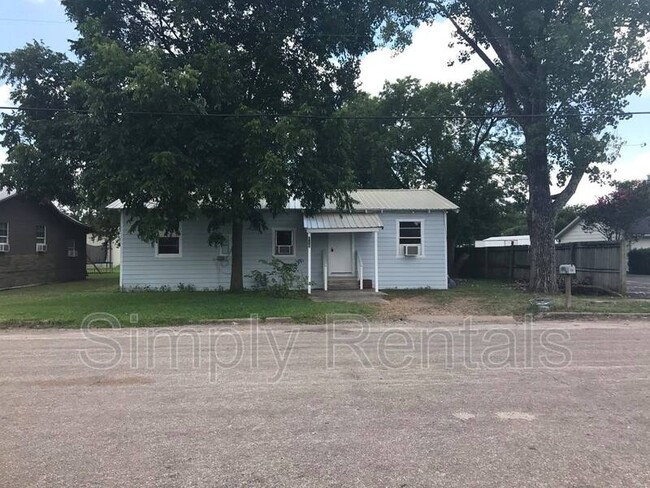 Photo - 216 Main St Casa