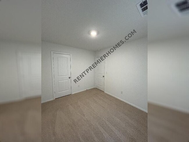 Photo - 45 Kinley Ln