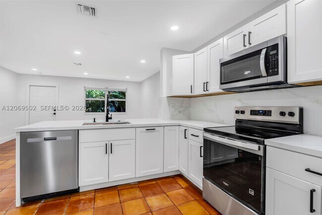 850 SW 12th Pl