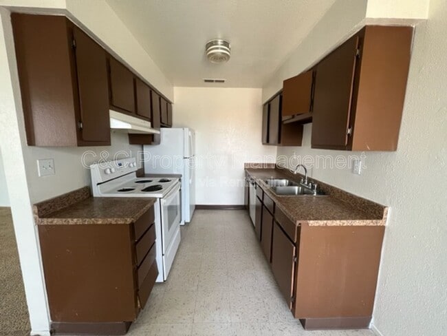 Photo - 3762 N Cedar Ave Unidad 115