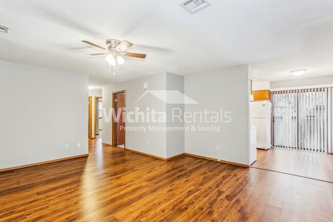 Photo - 3 bedroom 2 bath duplex in Derby