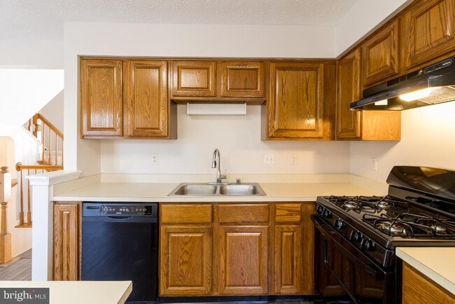 Photo - 150 Foxview Dr
