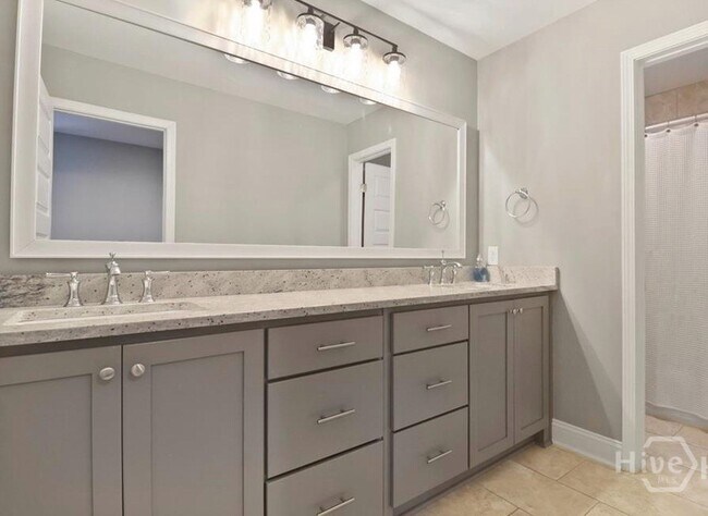 Photo - 206 Boulder Ct