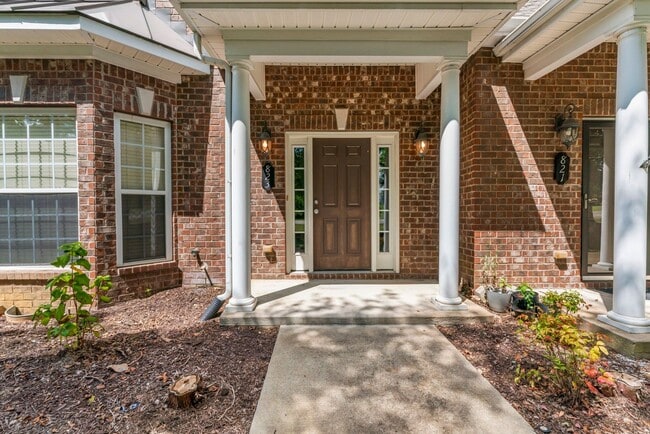 Photo - Updated 2BR Townhome with Dual Primary Suites & Walk-In Closets!