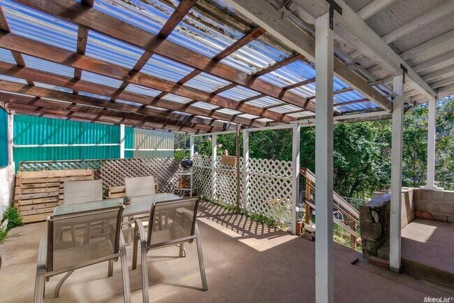 Photo - 636 Myrtle Ave