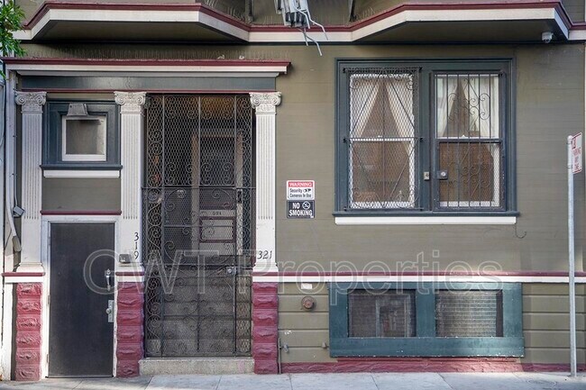 319 Ivy St