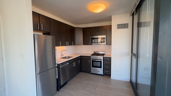 Photo - 359 W Superior St