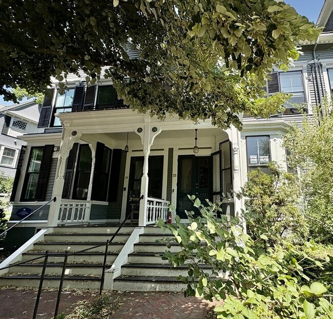 Building Photo - 33 Brewster St