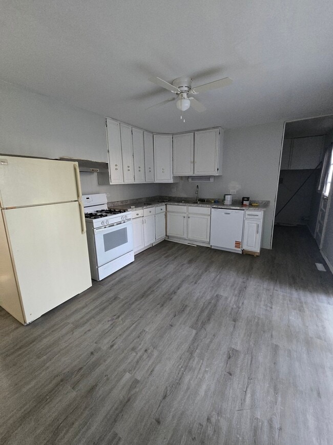 Photo - 22221 Willow Tree Ave