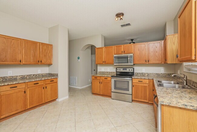 Photo - 13761 Meadowpark Ave