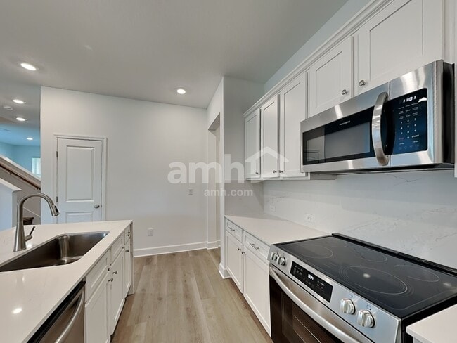 Photo - 3019 19th Ave W