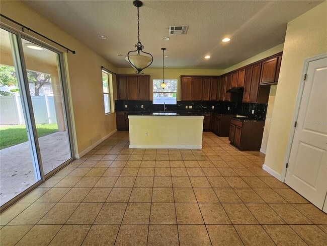 Photo - 5013 Ballark St