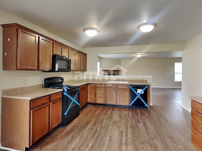 Photo - 467 Sedgewick Dr