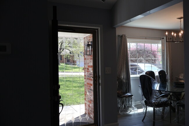 3497 Castleton Hl