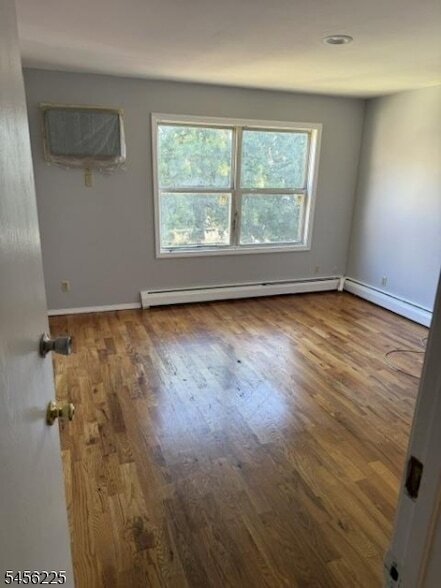 27 16th Ave