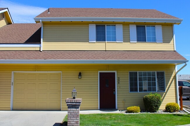 Photo - 1311 N Western Ave Townhome