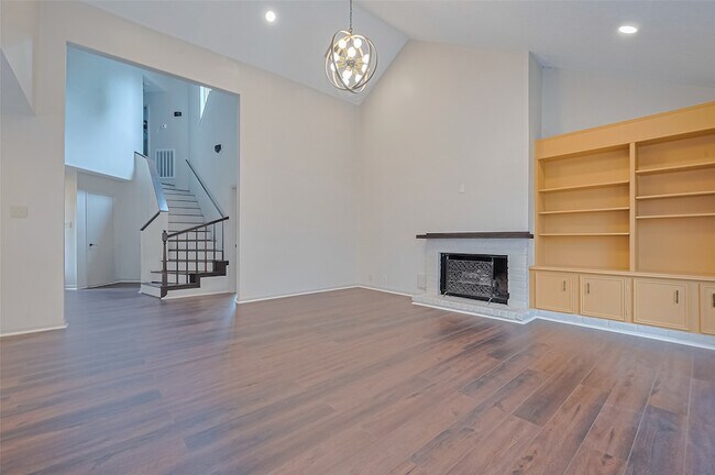 Photo - 1940 E Allegro St