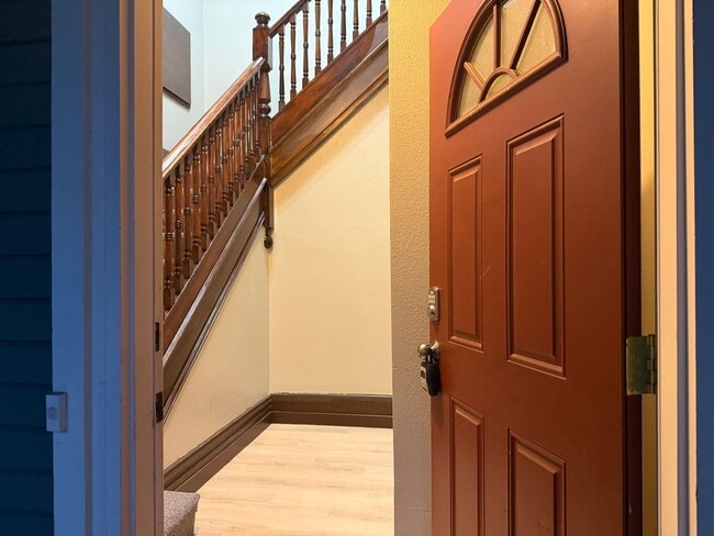 Photo - 2211 W Broadway Ave Unit #2