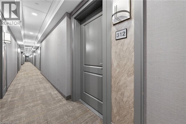 Photo - 5055 Greenlane Rd Unité 312