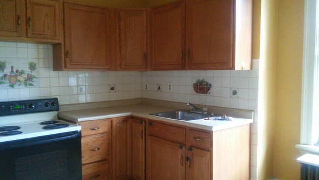 Building Photo - 348 S Aiken Ave Unit #3 Rental
