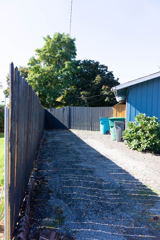 Photo - Three Bedroom with a Den Home For Rent