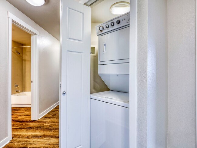 10 - Strata on California