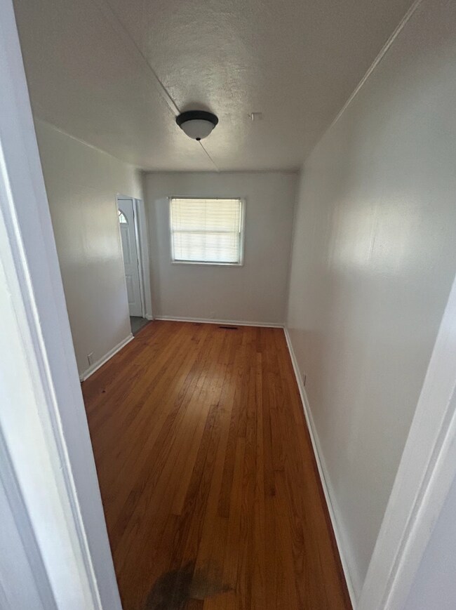 Photo - 311 Ernst Ave