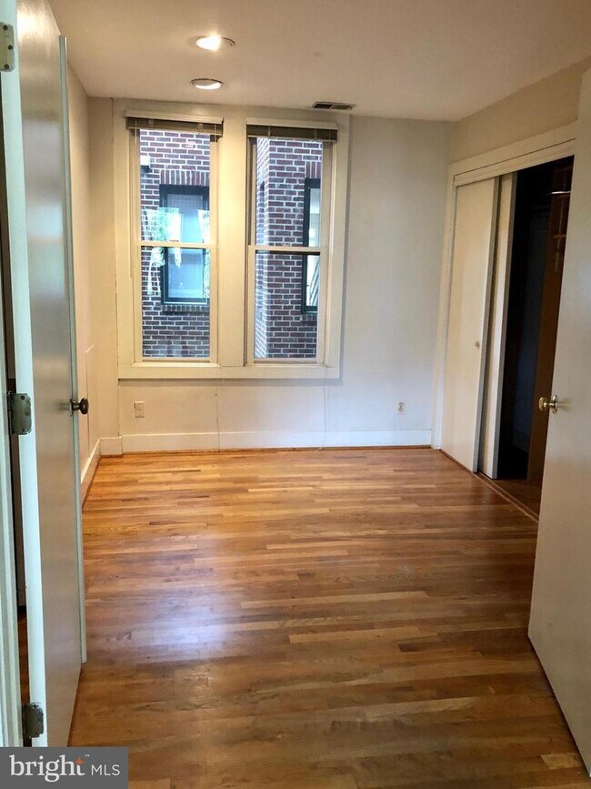 Photo - 1820 T St NW Unit 4