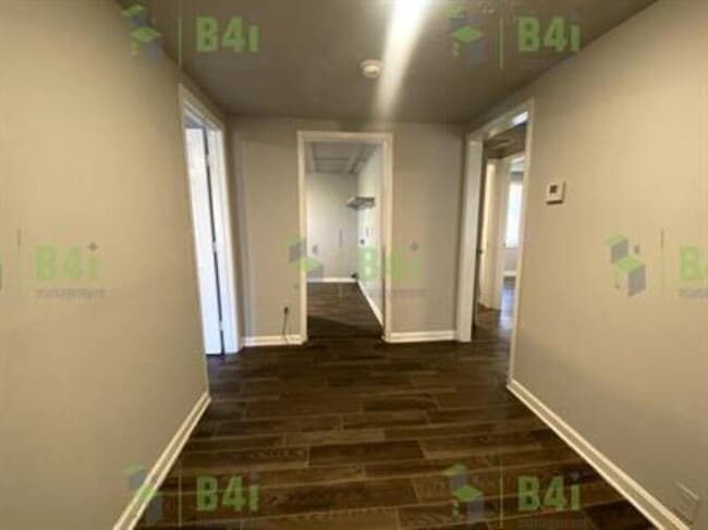 Photo - 8012 Green St