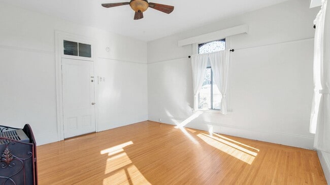 Photo - 3014 Encinal Ave Unidad 3014 Encinal Ave #3 - LU