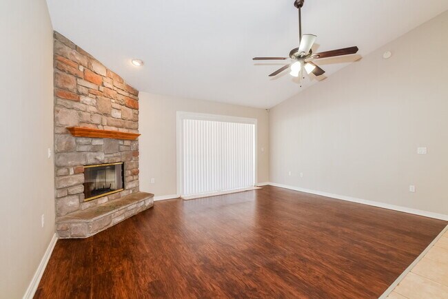 4209 Prairie Iris Ct