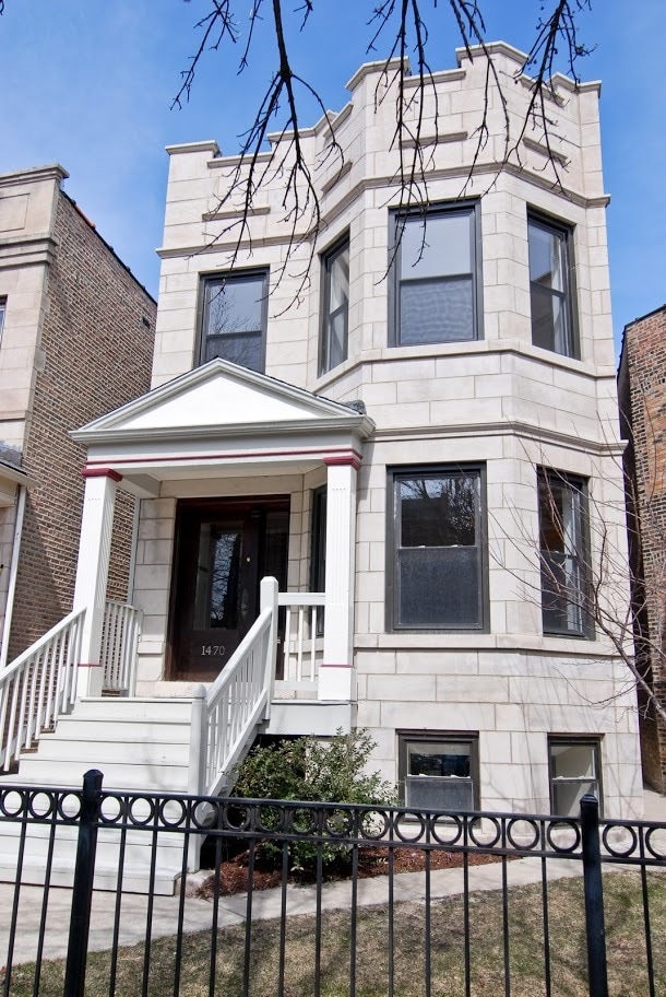 Building Photo - 1470 W Berwyn Ave Unit 2 Rental