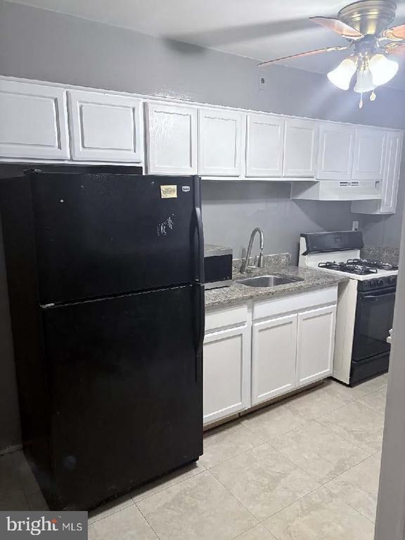 Photo - 422 Scarsdale Rd