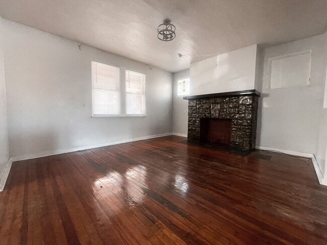 Building Photo - 1208 Strahley Pl