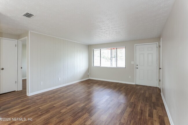 Photo - 9572 Spottswood Rd W