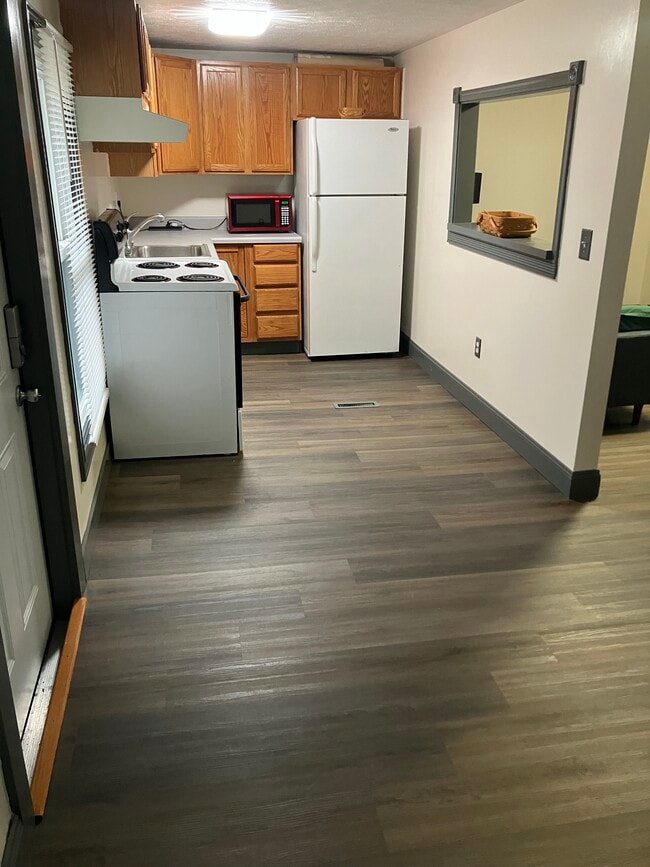 Building Photo - 101 Valor St