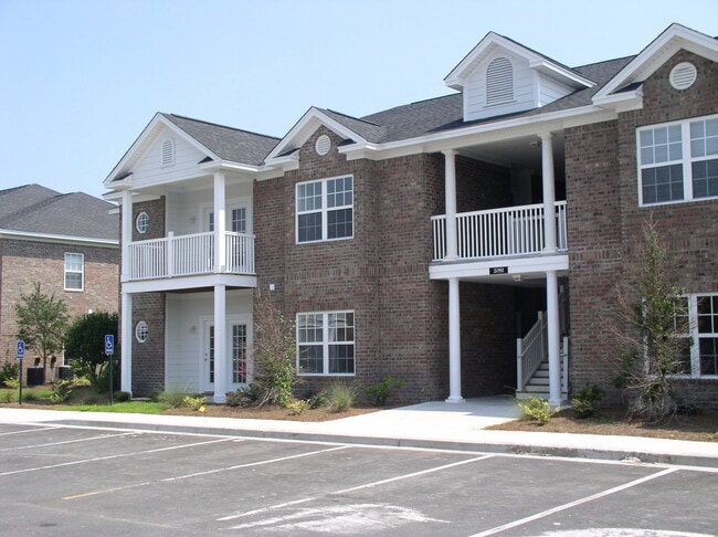 Building Photo - 2065 Silvercrest Dr